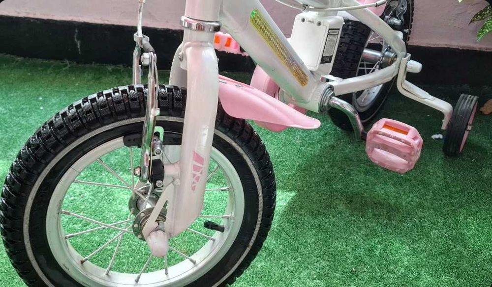 Розово,детско колело 12