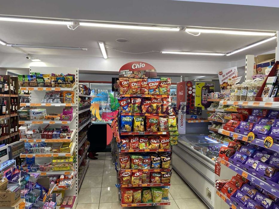 Магазин в Варна-Лятно кино Тракия площ 217 цена 345000