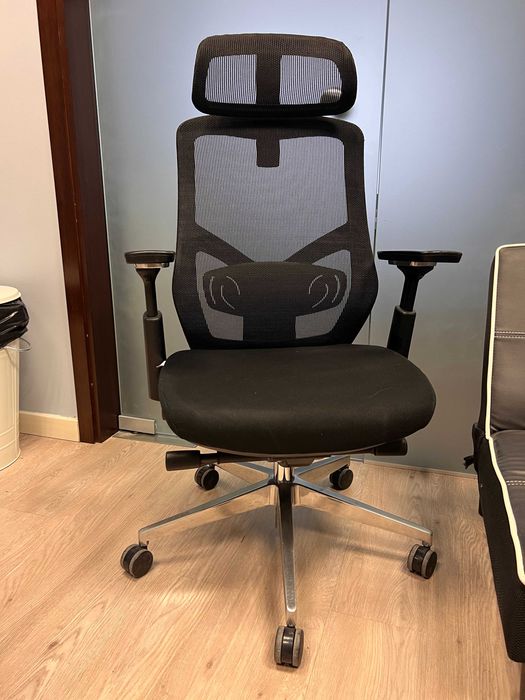 Бюра с регулируема височина, ергономични столове ChairPro 1000 HL