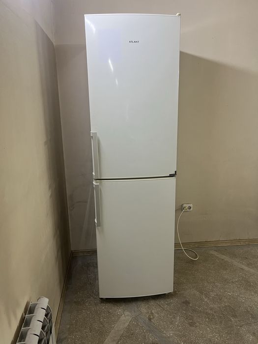Продам холодильник Атлант
