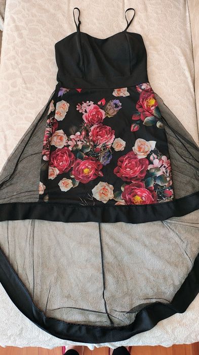 Офицялна черна рокля на цветя