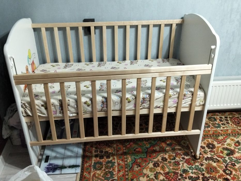 Продам манеж с матрасом