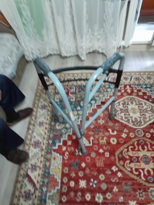 Ходунок инвалидный