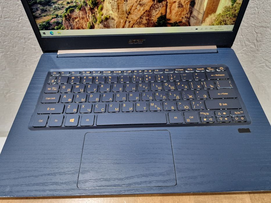 Acer Swift 5. Сенсорный, лёгкий.