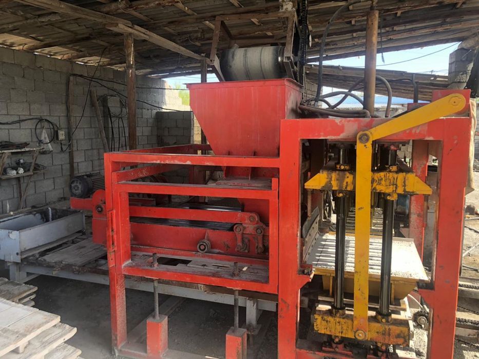 Шлакоблочный аппарат (станок)