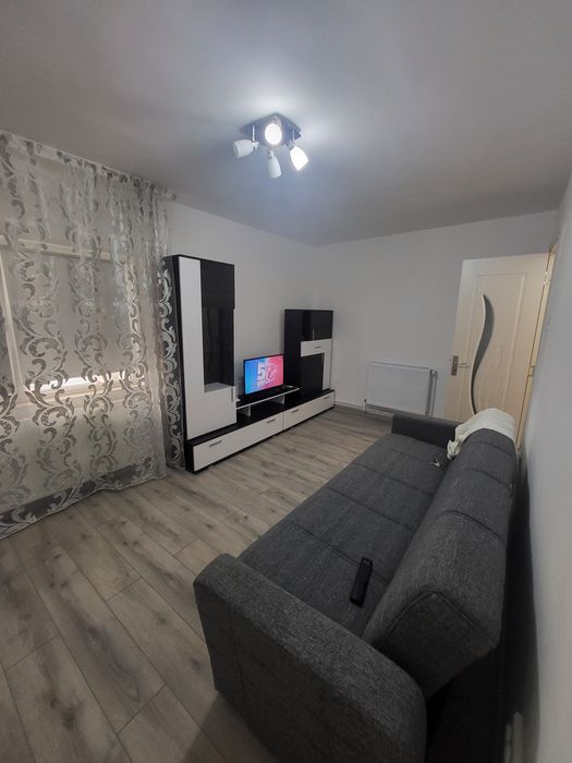 Închiriez apartament  1 camera