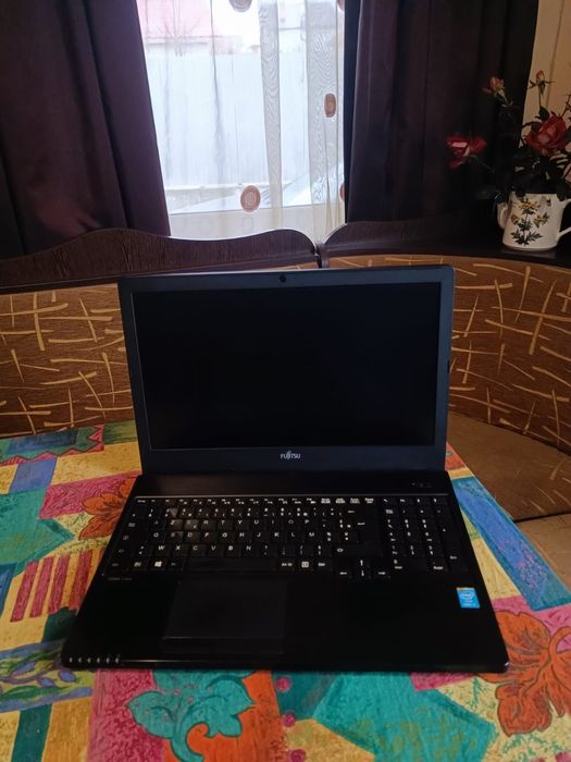 Vând Laptop Fujitsu