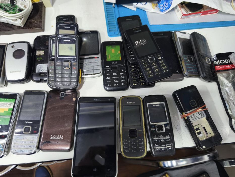 старые телефоны eski telefonlar