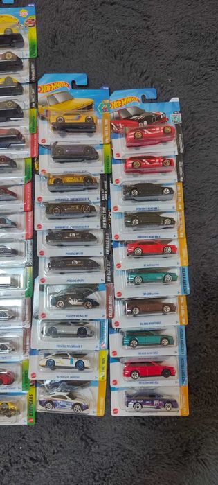 machete Hot Wheels, mașinuțe la scară 1:64