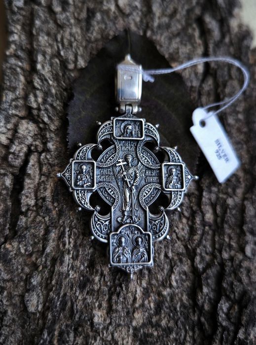 Сребърни кръстове и медальони