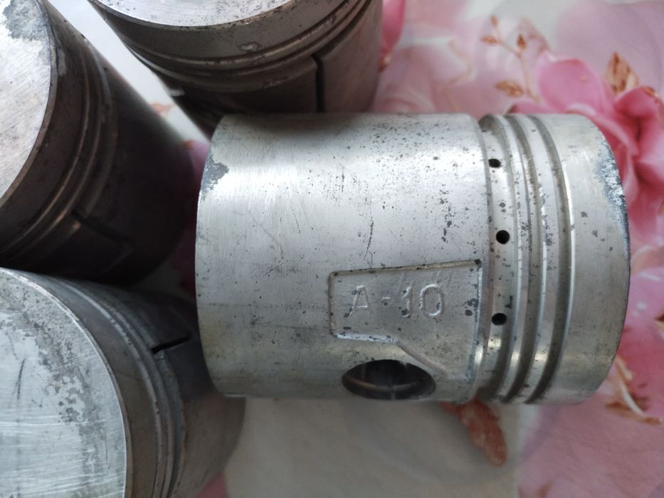 Поршень целиндра на Газ 52