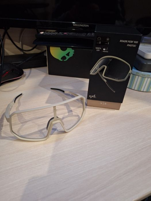 Фотохромни слънчеви очила.