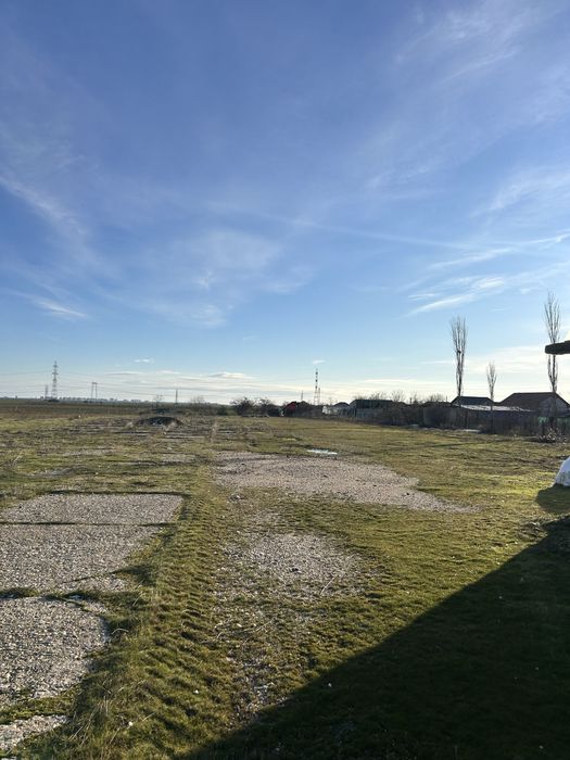 Vand hala cu teren intravilan