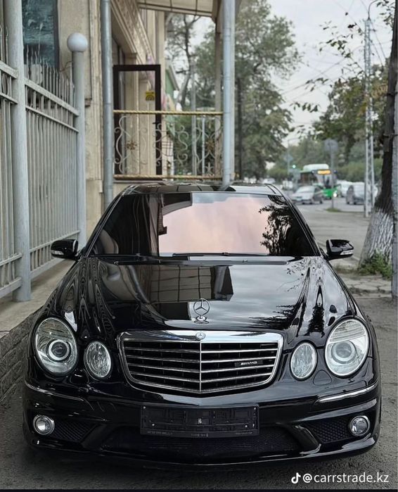Бампер Мерседес Е63 AMG W211