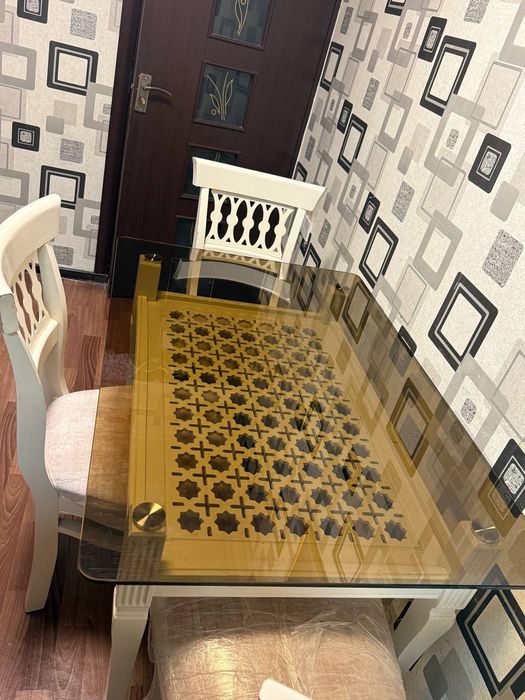 Срочно продаётся кухонный стол стул