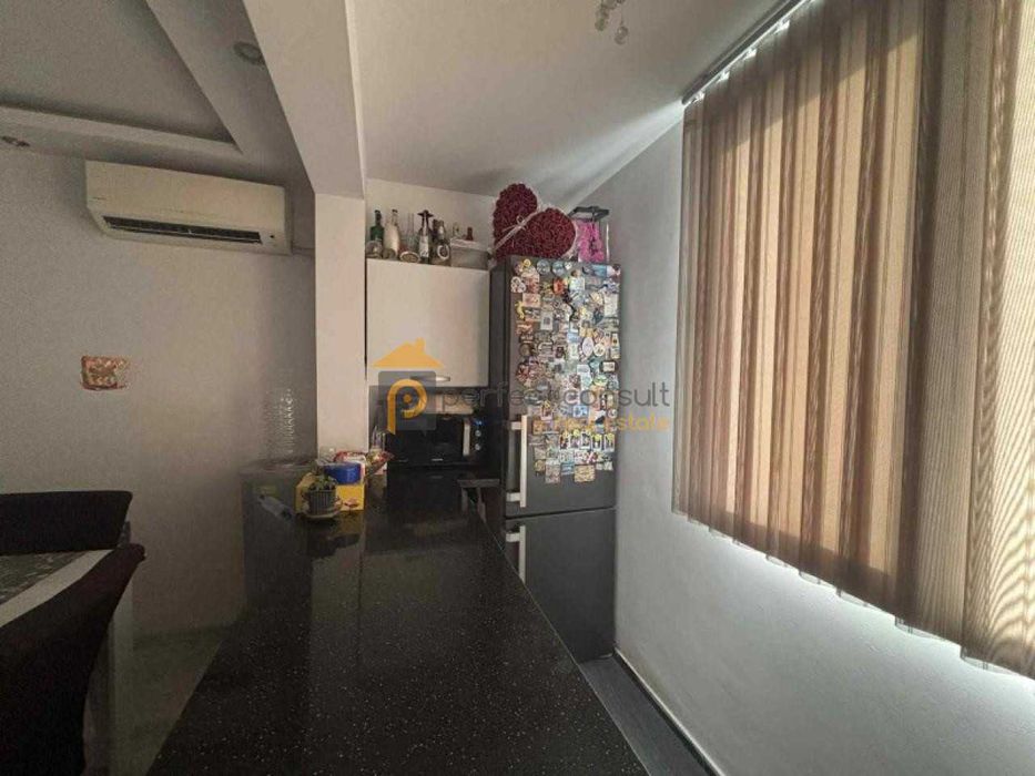 Продава се Тристаен апартамент в Пловдив, Кършияка - 50 кв.м за 2020 €/кв.м - Снимка #2