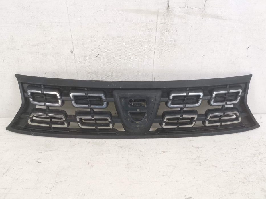 Дача Дустер / Dacia Duster [Translated text: Решетка Радиатор Dacia Du