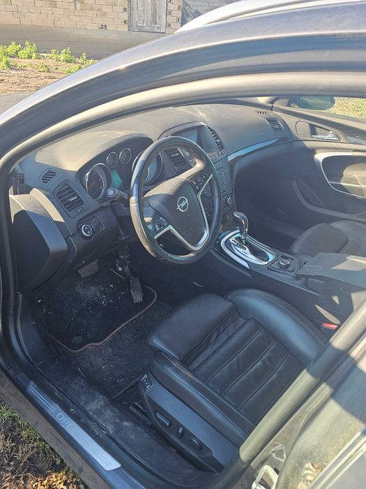 Opel insignia 2012 biturbo
