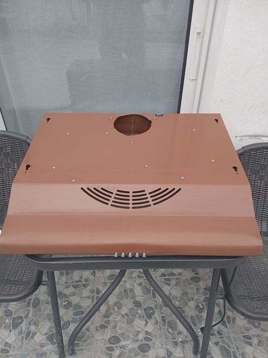 Vând hota 2 motoare