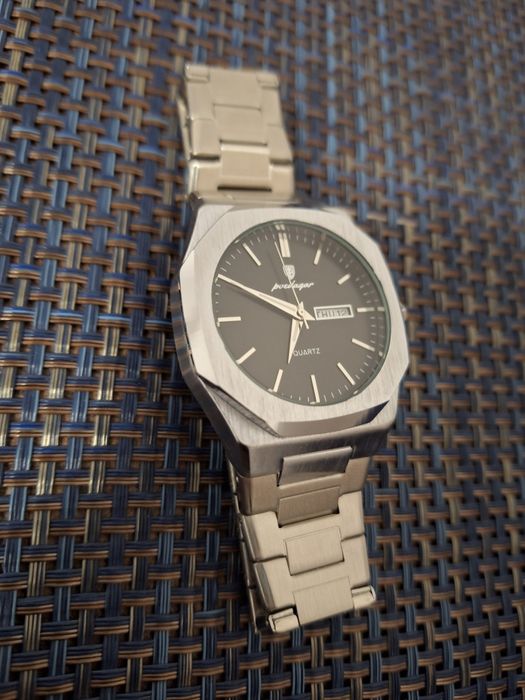 Часовник Poedagar нов