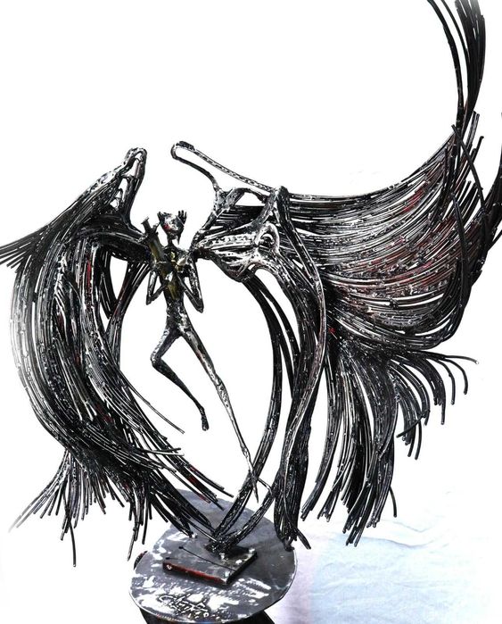 Sculptura Phoenix otel+soclu-om ce renaste-Andrei Ghita metal sculptor