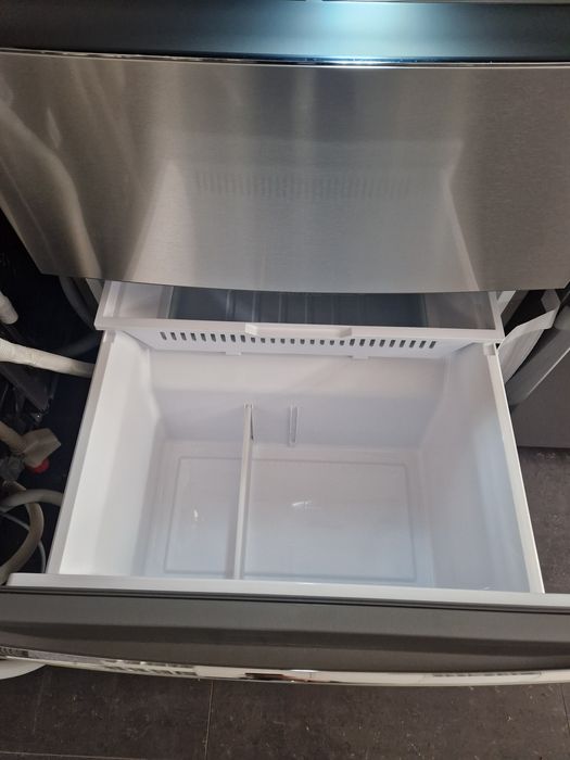 Хладилнис с фризер Haier A++ 70 см Нов