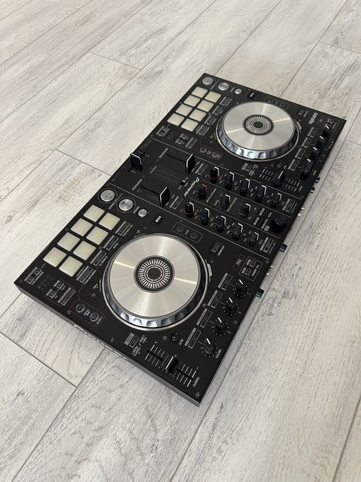 Consolă DJ Pioneer DDJ SR
