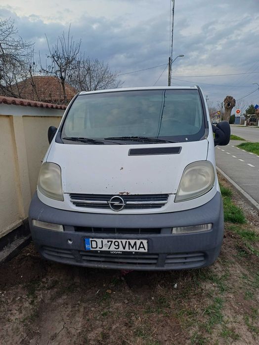 Opel vivario,propietar