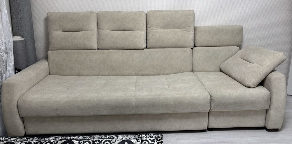 Угловой диван. Раскладывающий.