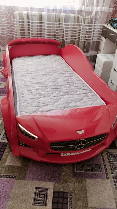 Продам кровать машинку