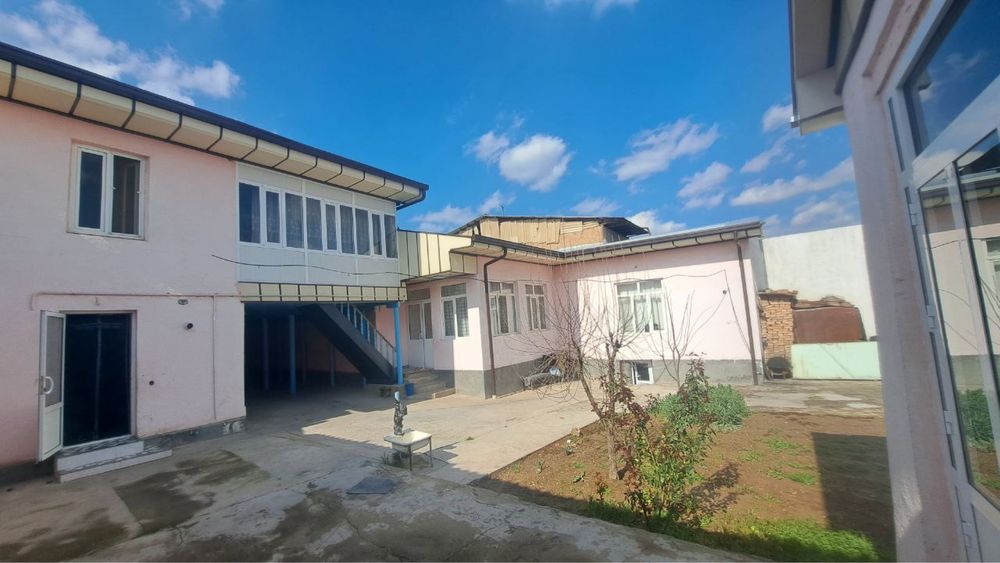 Парвоз махалля 8 комнат 5.3-сотих отличная локация