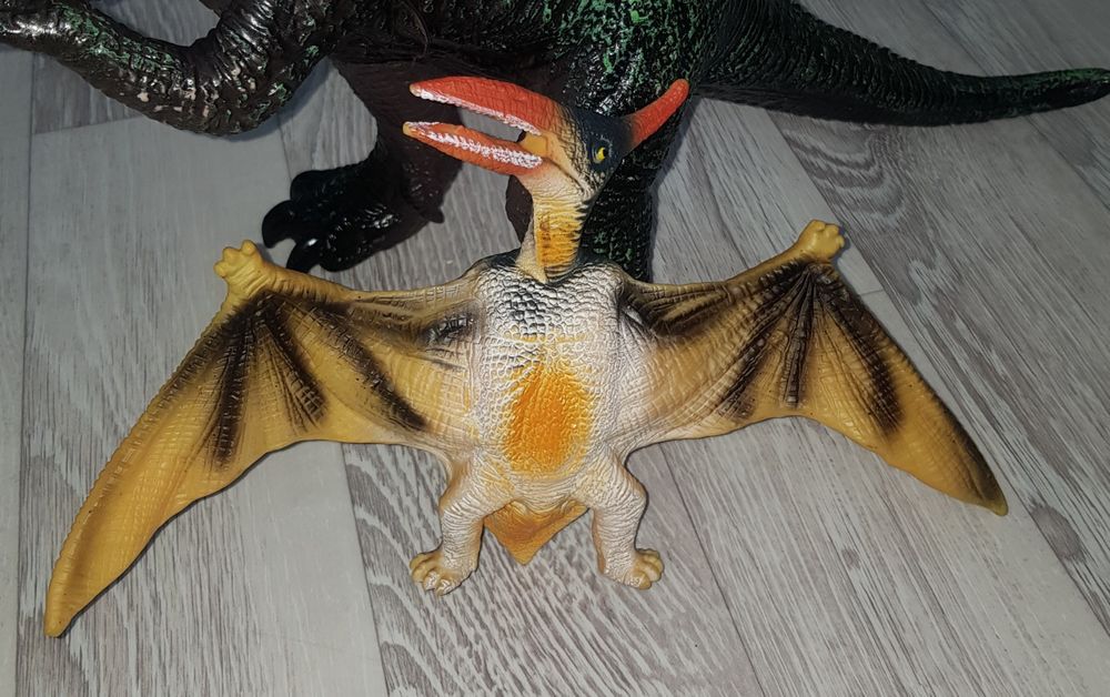 Игрушки динозавры