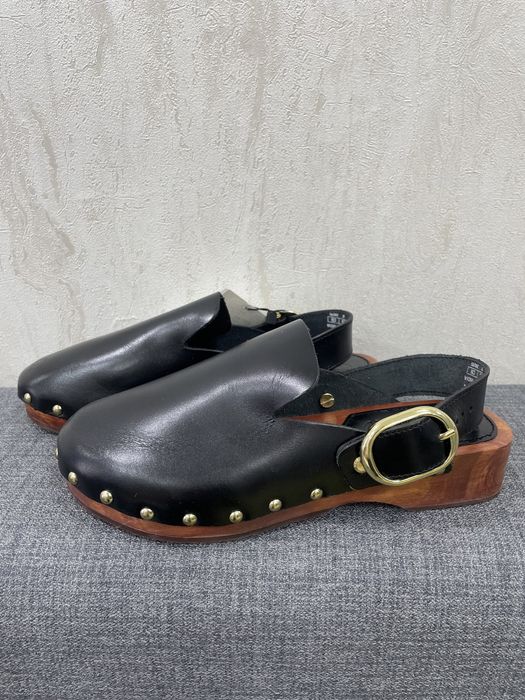 Новые кожаные сабо Mango