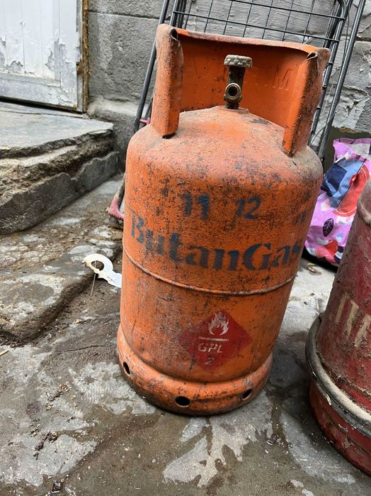 2 Buteli de vanzare pentru bucatarie