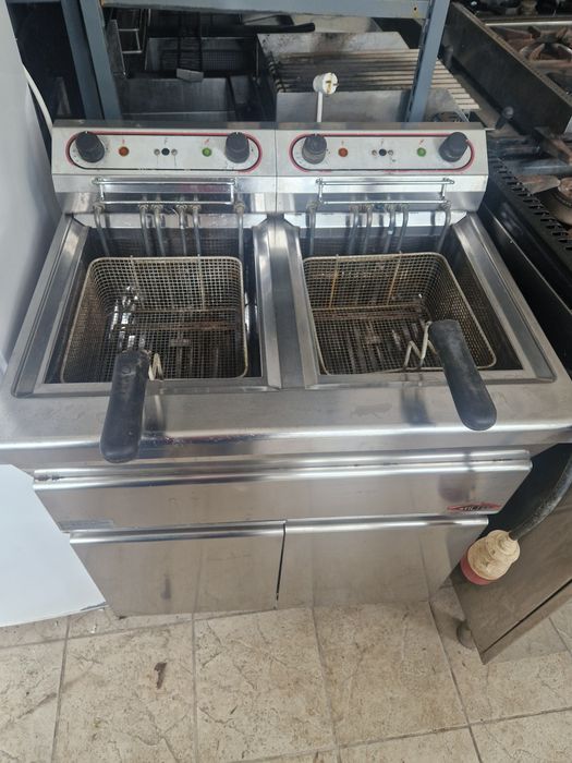 Gratar electric la.380v, neted sau striat