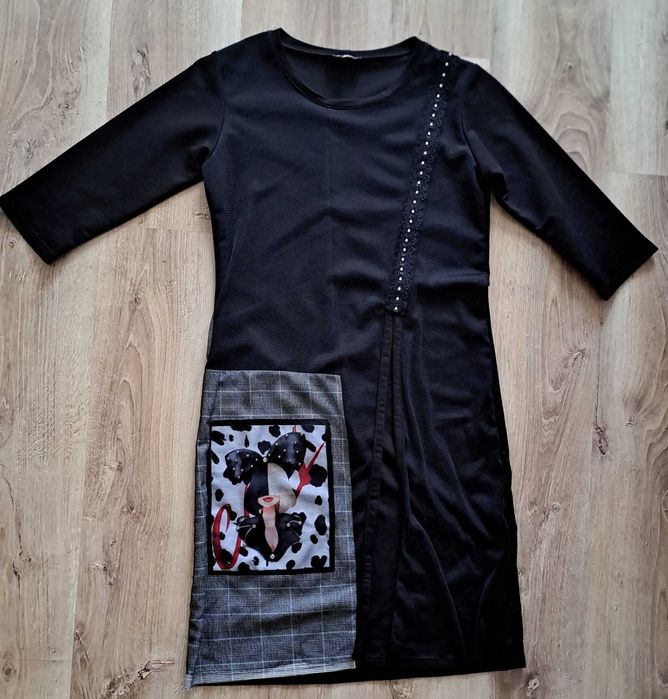 Черна рокля, лилава рокля