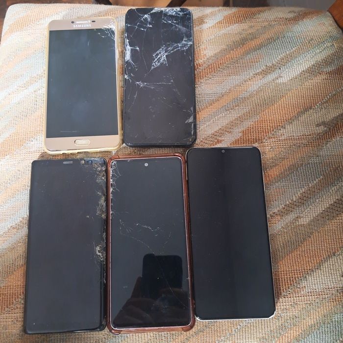 Telefoane pentru piese