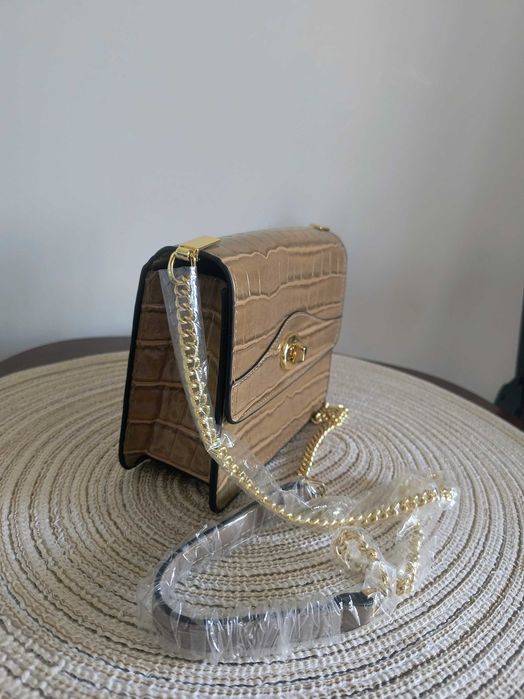 Poșetă Seidenfelt Manufaktur – Tuuli Small Crossbody în nuanța Sand/Gold.