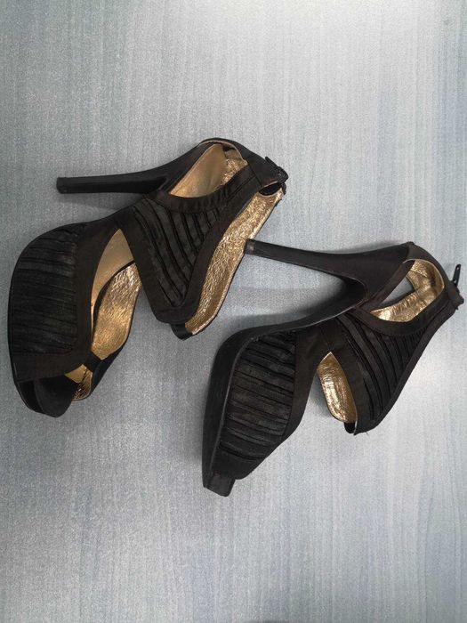 Маркови обувки на ток