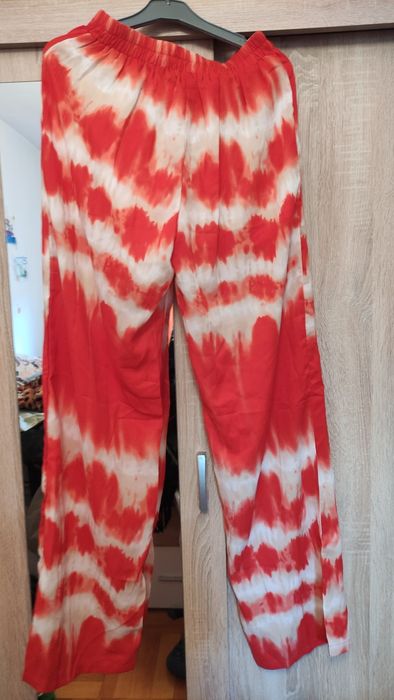 Pantaloni doca noi cu eticheta