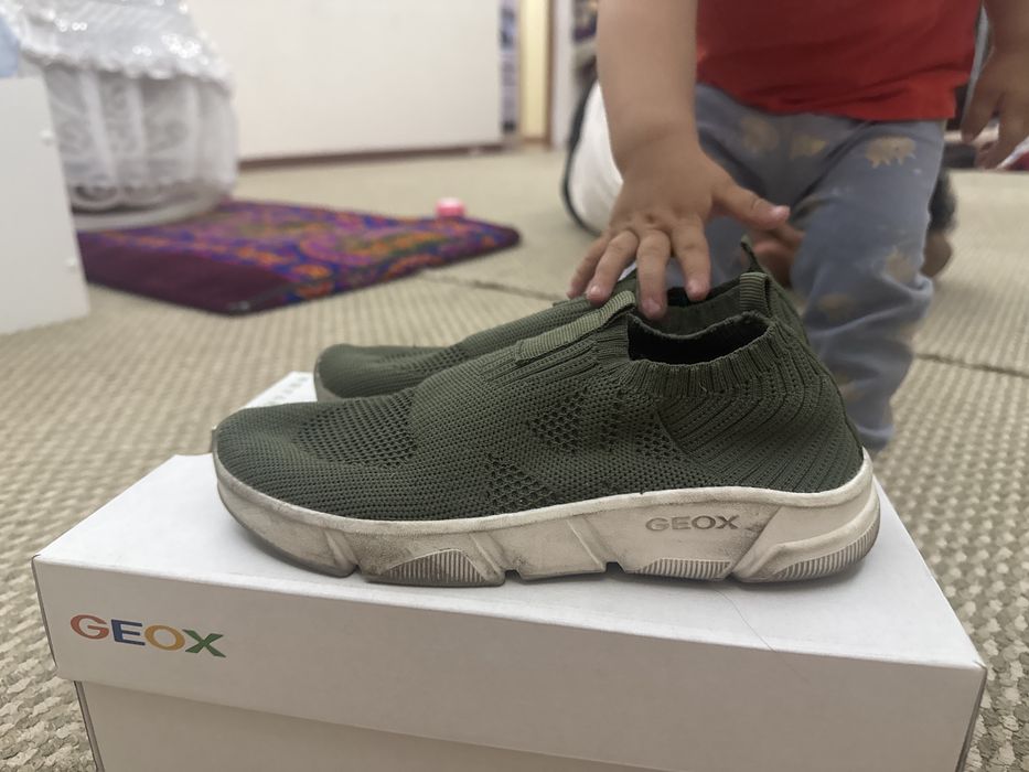 Оливковые слипоны geox