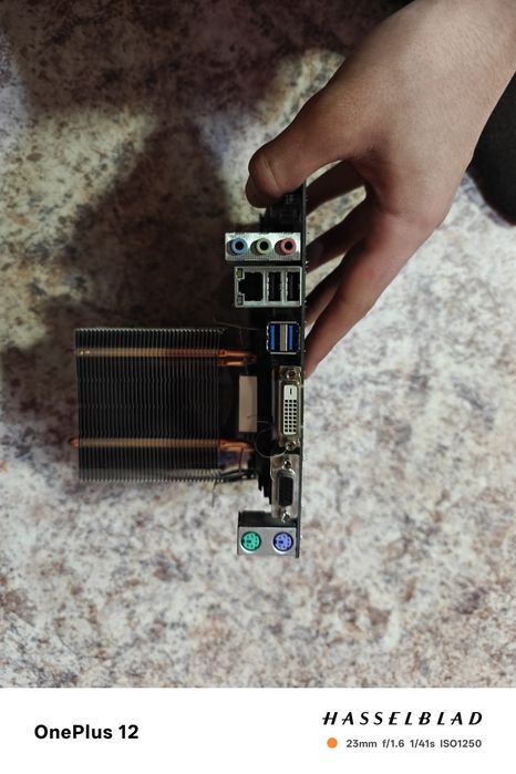 Продам 2 комплекта мат плат