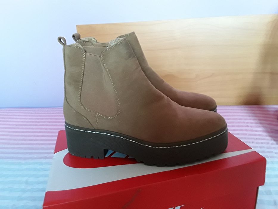 Vând Ghete Dama Bershka Mărimea 38 Noi Italia