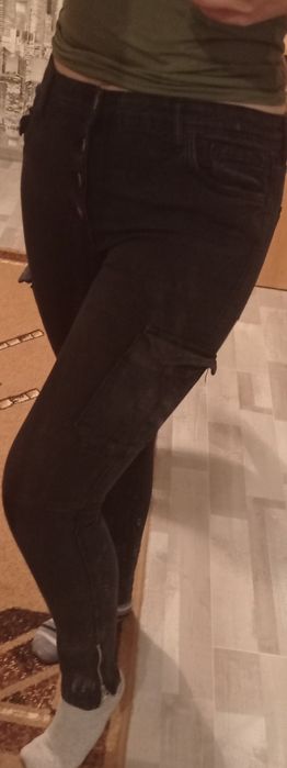 Дамски панталон на точки и дънки Bershka