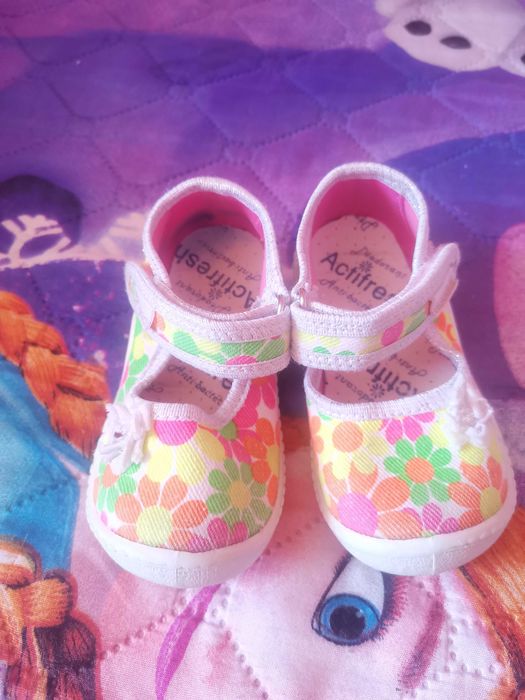 Пантофки за момиче