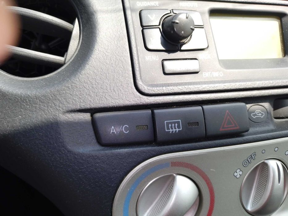 Toyota Yaris 1.3 Климатик тойота ярис