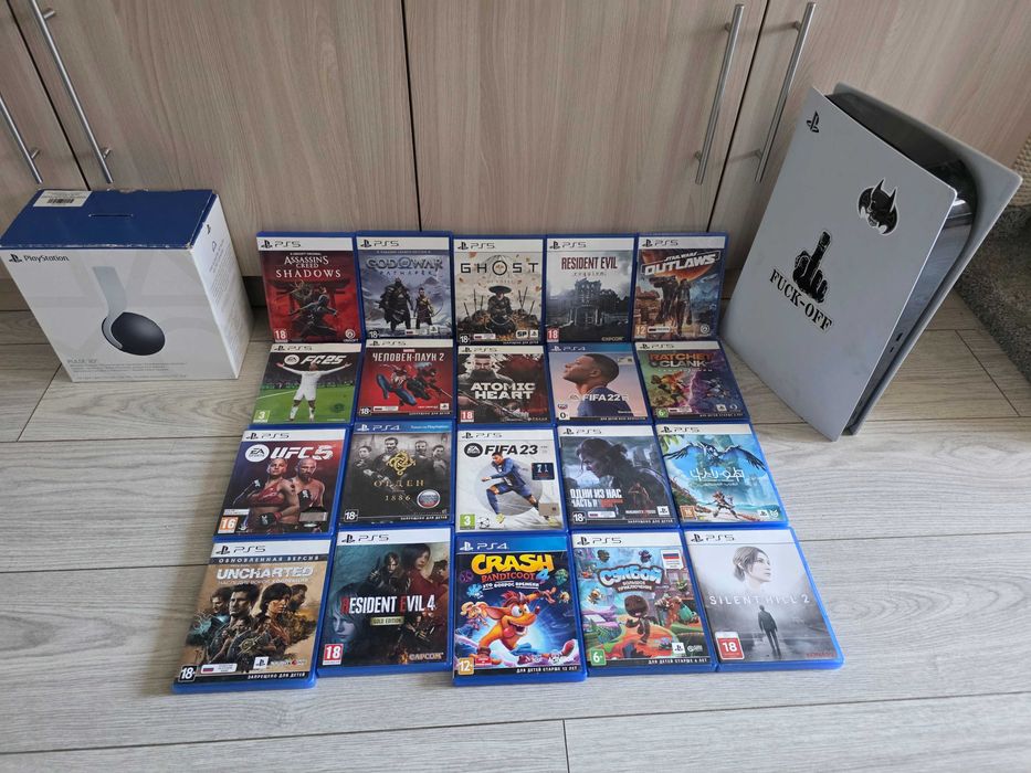 Продаю Play Station 5 +20дисков+4 джостика+наушники