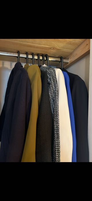 продам пакет одежды, куртки, сапоги, пиджаки