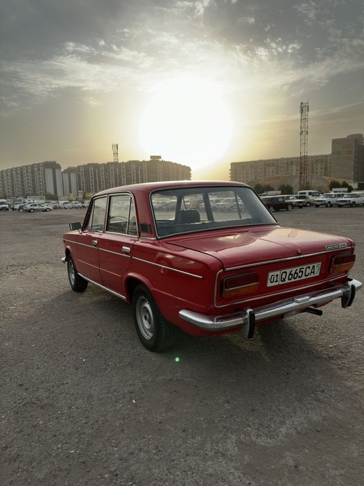 Vaz 2103 sotiladi