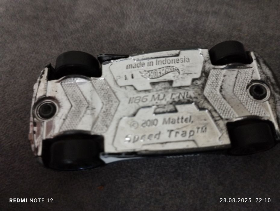 Продам машинку Hotwheels model speed trap Indonesia год 2010